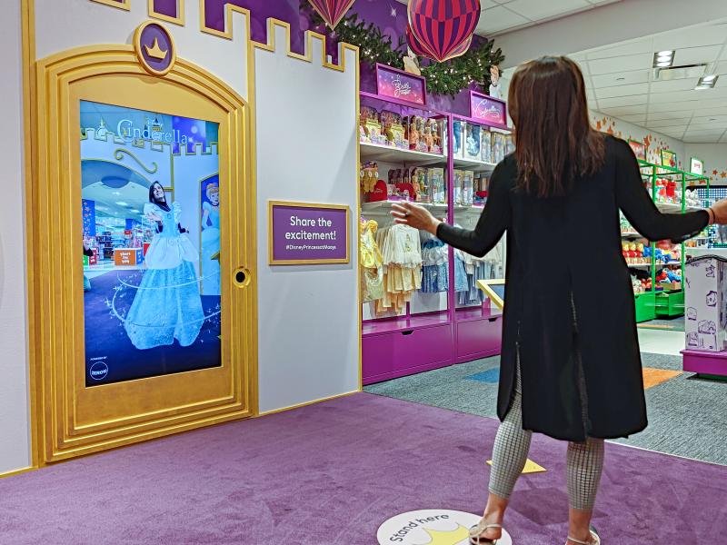 Macy’s and Disney deploy AR virtual try on