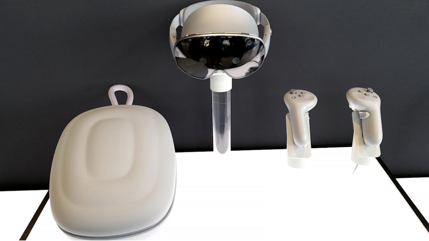 Galaxy Brain: Samsung and Google’s $1,800 XR Headset Lands with Eye-Tracking, Iris Login, and AI Chops